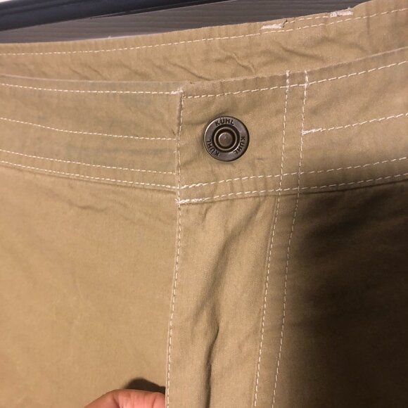 Kuhl men green cargo shorts, two leg pockets, 40 - Picture 6 of 12